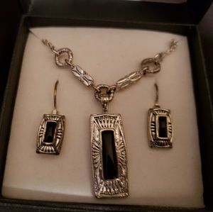 Necklace and earring set